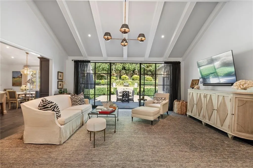 5595 Cross Gate Drive, Atlanta, Georgia 30327, 6 Bedrooms Bedrooms, ,5 BathroomsBathrooms,Residential,Sold,5595 Cross Gate Drive,7473464