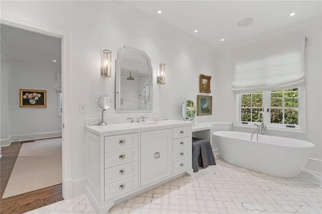 5595 Cross Gate Drive, Atlanta, Georgia 30327, 6 Bedrooms Bedrooms, ,5 BathroomsBathrooms,Residential,Sold,5595 Cross Gate Drive,7473464