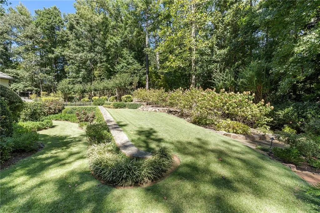 5595 Cross Gate Drive, Atlanta, Georgia 30327, 6 Bedrooms Bedrooms, ,5 BathroomsBathrooms,Residential,Sold,5595 Cross Gate Drive,7473464