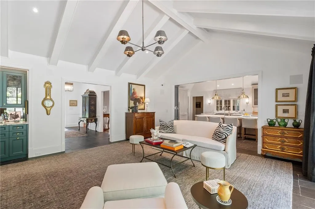 5595 Cross Gate Drive, Atlanta, Georgia 30327, 6 Bedrooms Bedrooms, ,5 BathroomsBathrooms,Residential,Sold,5595 Cross Gate Drive,7473464