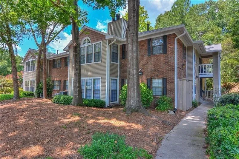 409 Barrington Hills Drive, Sandy Springs, Georgia 30350, 2 Bedrooms Bedrooms, ,2 BathroomsBathrooms,Residential,Sold,409 Barrington Hills Drive,6851331