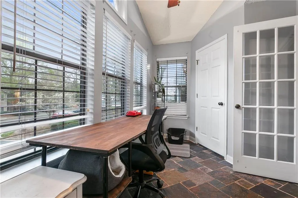 409 Barrington Hills Drive, Sandy Springs, Georgia 30350, 2 Bedrooms Bedrooms, ,2 BathroomsBathrooms,Residential,Sold,409 Barrington Hills Drive,6851331
