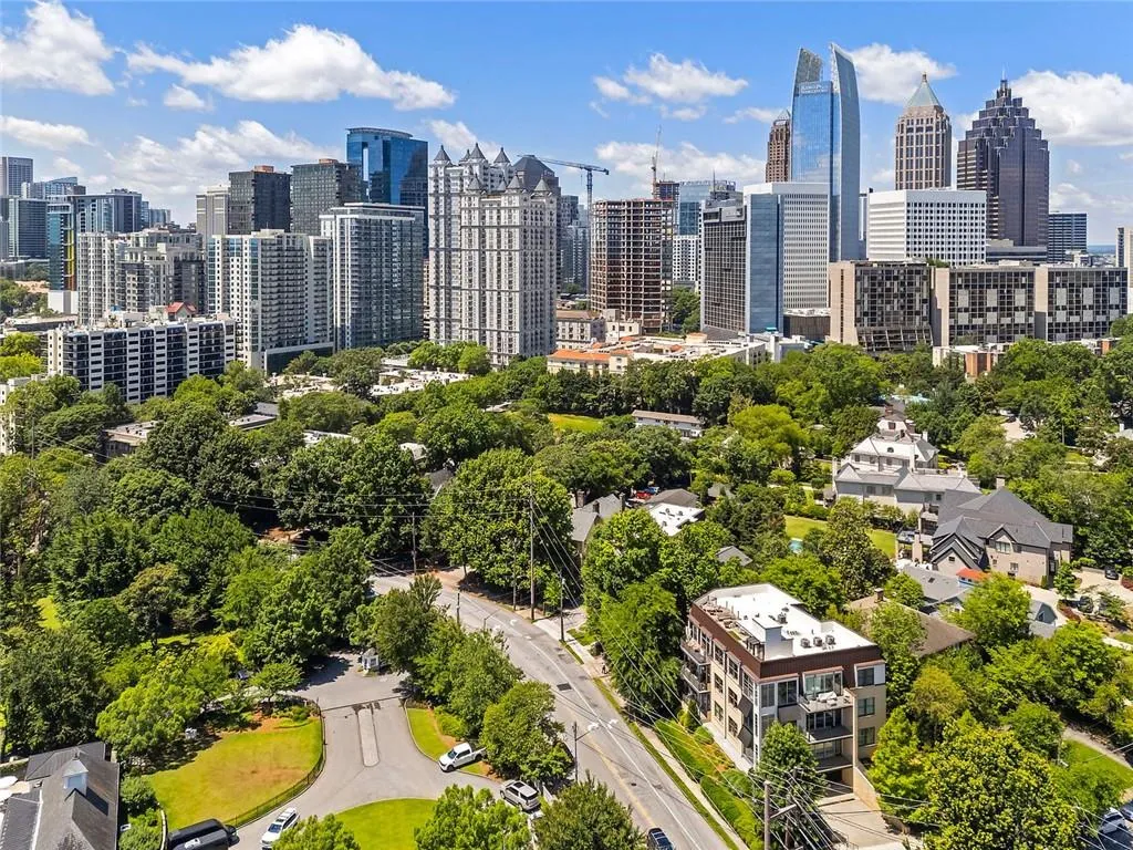 893 Ne Piedmont Avenue Ne Unit 3, Atlanta, Georgia 30309, 1 Bedroom Bedrooms, ,1 BathroomBathrooms,Residential,For Sale,893 Ne Piedmont Avenue Ne Unit 3,7589858