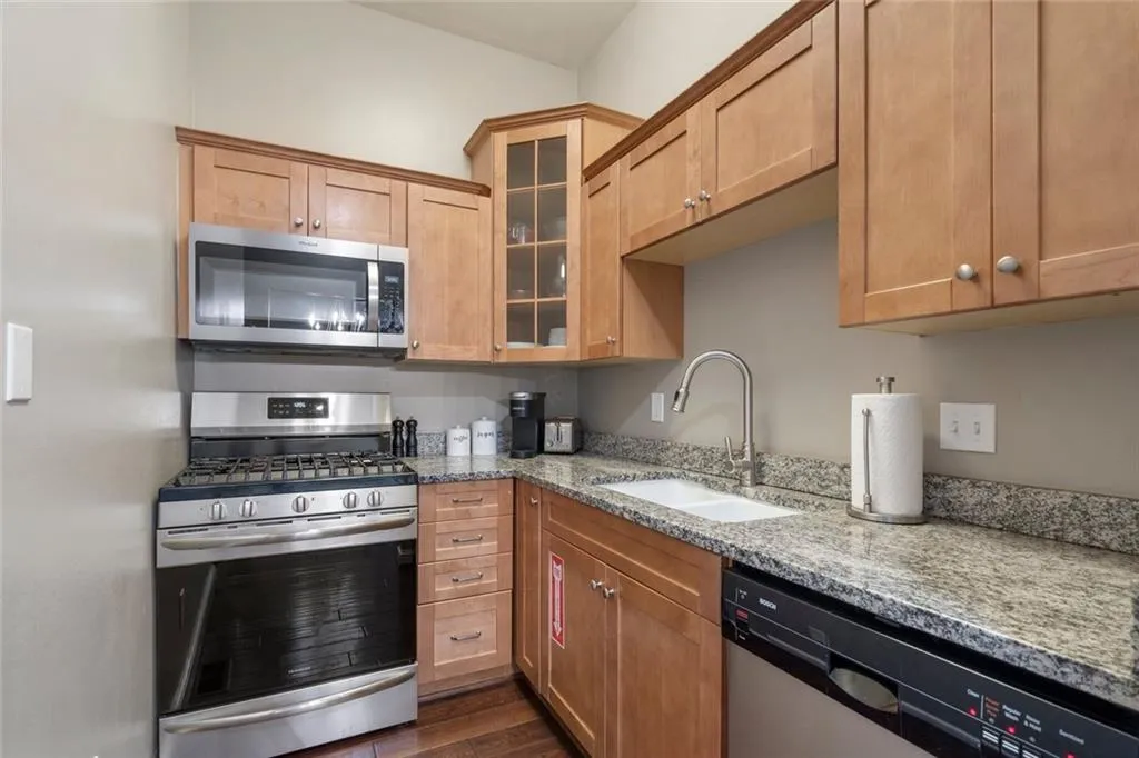 893 Ne Piedmont Avenue Ne Unit 3, Atlanta, Georgia 30309, 1 Bedroom Bedrooms, ,1 BathroomBathrooms,Residential,For Sale,893 Ne Piedmont Avenue Ne Unit 3,7589858