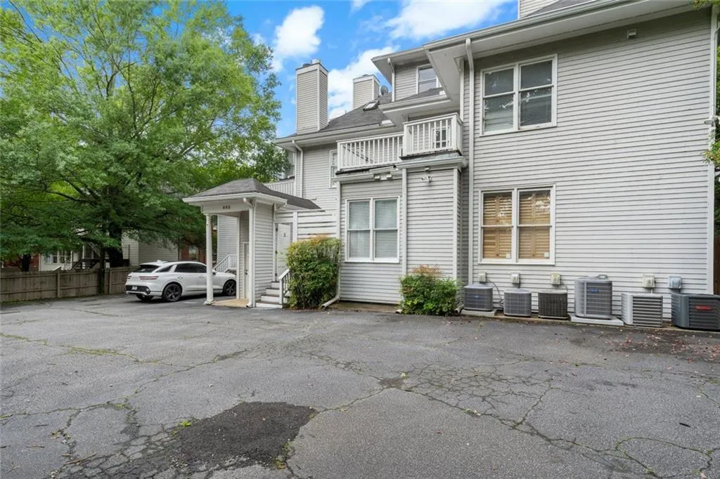 893 Ne Piedmont Avenue Ne Unit 3, Atlanta, Georgia 30309, 1 Bedroom Bedrooms, ,1 BathroomBathrooms,Residential,For Sale,893 Ne Piedmont Avenue Ne Unit 3,7589858
