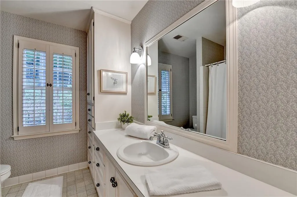 135 River Landing Ne, Atlanta, Georgia 30350, 5 Bedrooms Bedrooms, ,4 BathroomsBathrooms,Residential,For Sale,135 River Landing Ne,7630187