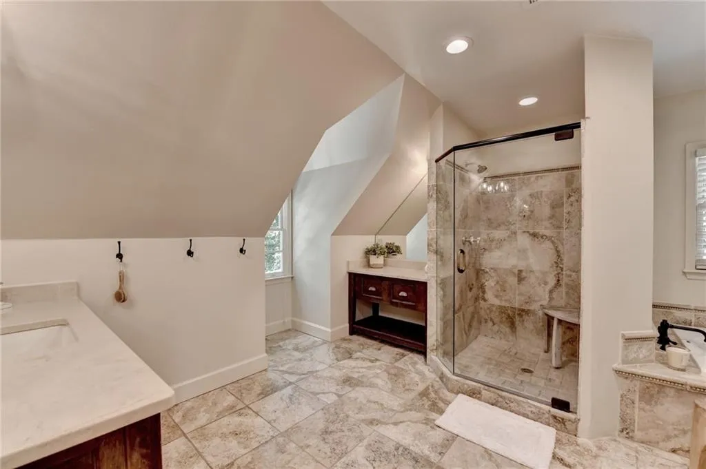 135 River Landing Ne, Sandy Springs, Georgia 30350, 5 Bedrooms Bedrooms, ,4 BathroomsBathrooms,Residential,For Sale,135 River Landing Ne,7630187