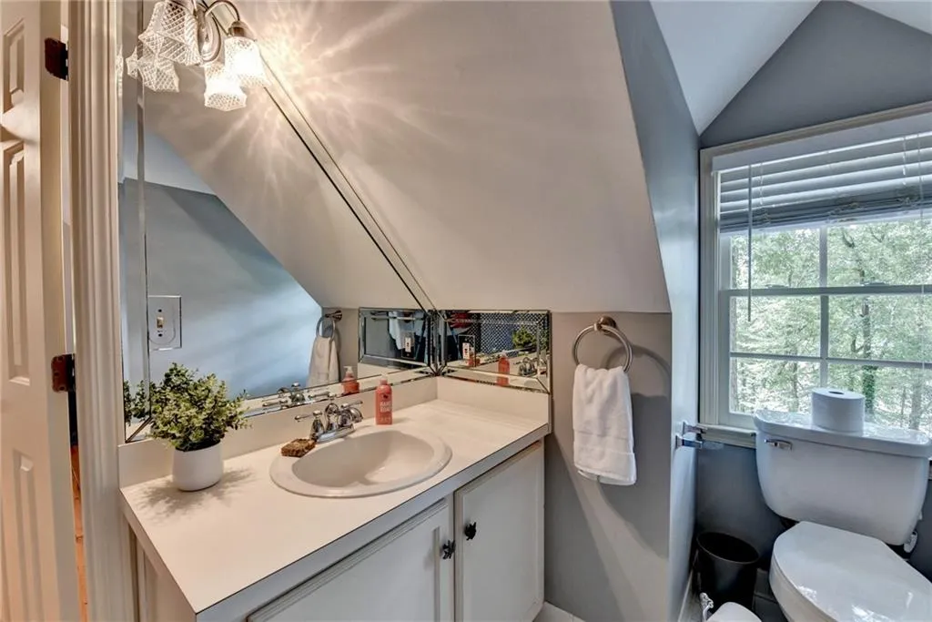 135 River Landing Ne, Sandy Springs, Georgia 30350, 5 Bedrooms Bedrooms, ,4 BathroomsBathrooms,Residential,For Sale,135 River Landing Ne,7630187