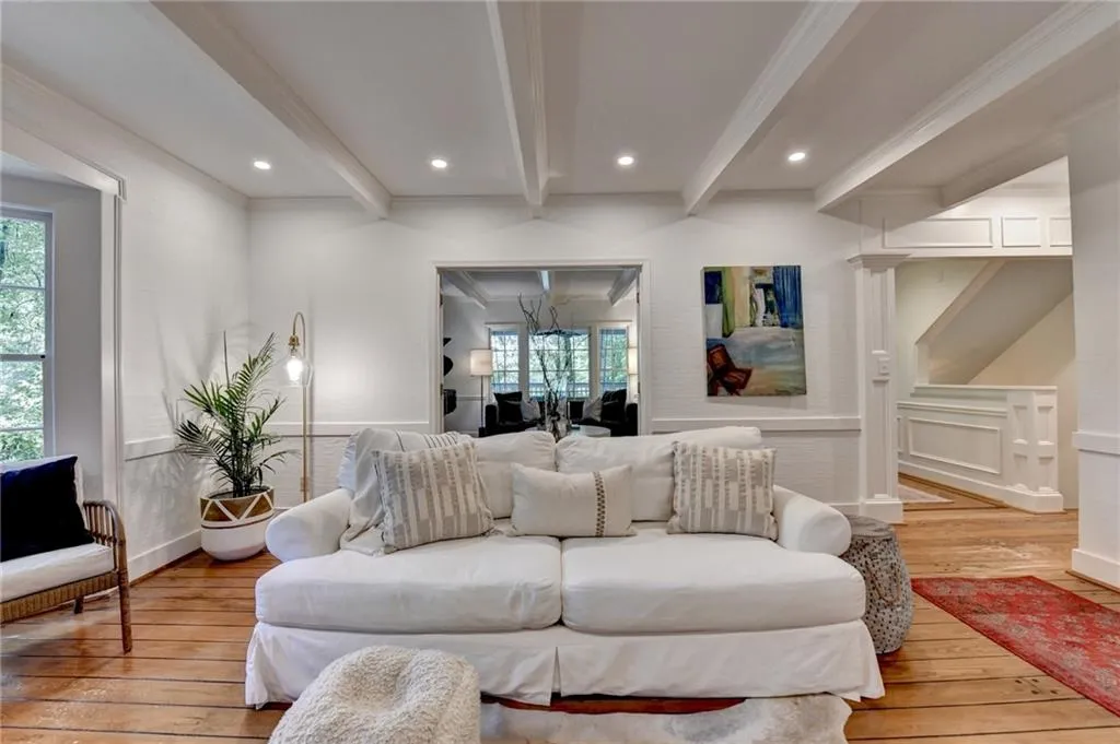 135 River Landing Ne, Sandy Springs, Georgia 30350, 5 Bedrooms Bedrooms, ,4 BathroomsBathrooms,Residential,For Sale,135 River Landing Ne,7630187