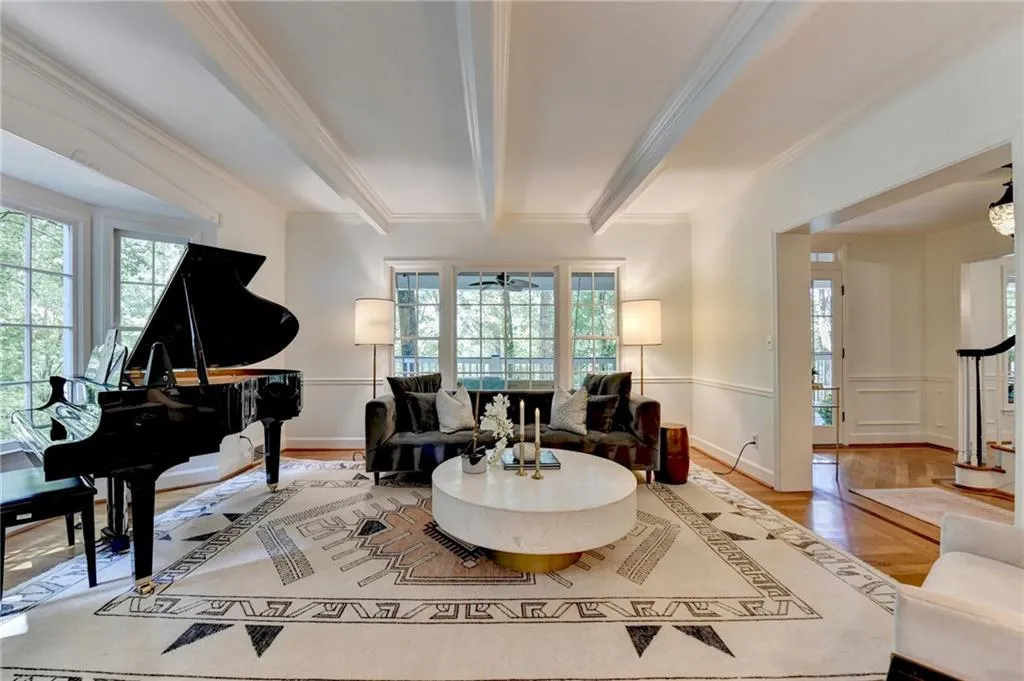 135 River Landing Ne, Atlanta, Georgia 30350, 5 Bedrooms Bedrooms, ,4 BathroomsBathrooms,Residential,For Sale,135 River Landing Ne,7630187