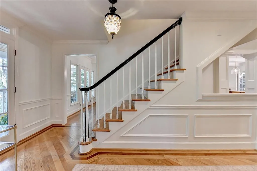 135 River Landing Ne, Sandy Springs, Georgia 30350, 5 Bedrooms Bedrooms, ,4 BathroomsBathrooms,Residential,For Sale,135 River Landing Ne,7630187