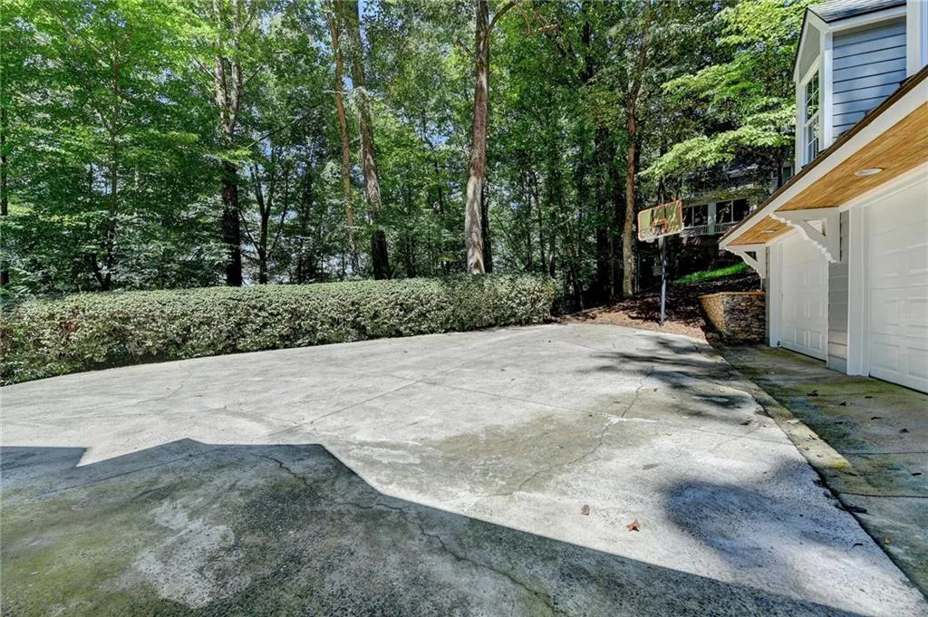 135 River Landing Ne, Atlanta, Georgia 30350, 5 Bedrooms Bedrooms, ,4 BathroomsBathrooms,Residential,For Sale,135 River Landing Ne,7630187