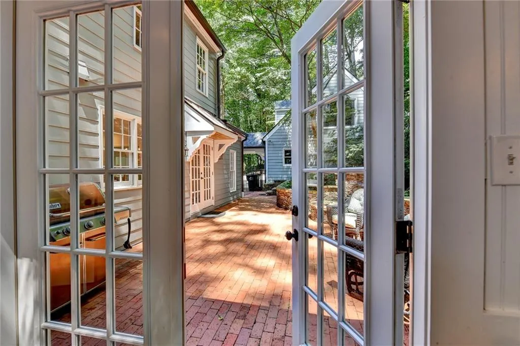 135 River Landing Ne, Atlanta, Georgia 30350, 5 Bedrooms Bedrooms, ,4 BathroomsBathrooms,Residential,For Sale,135 River Landing Ne,7630187
