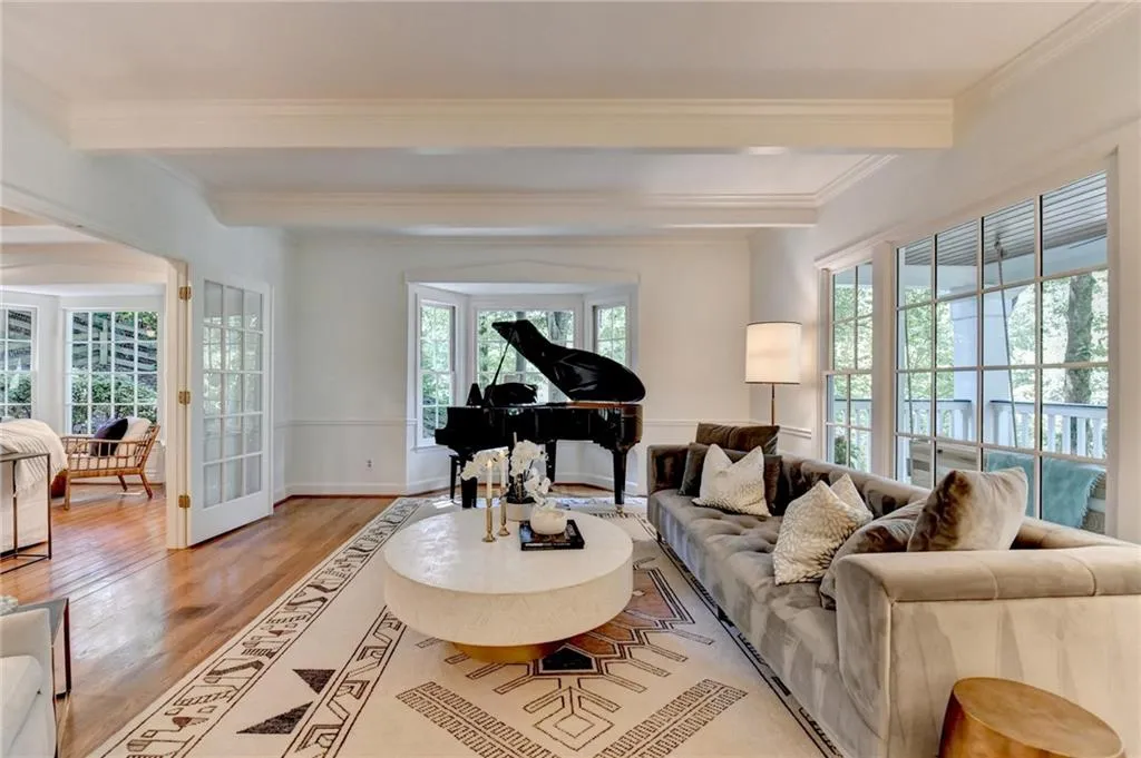 135 River Landing Ne, Atlanta, Georgia 30350, 5 Bedrooms Bedrooms, ,4 BathroomsBathrooms,Residential,For Sale,135 River Landing Ne,7630187