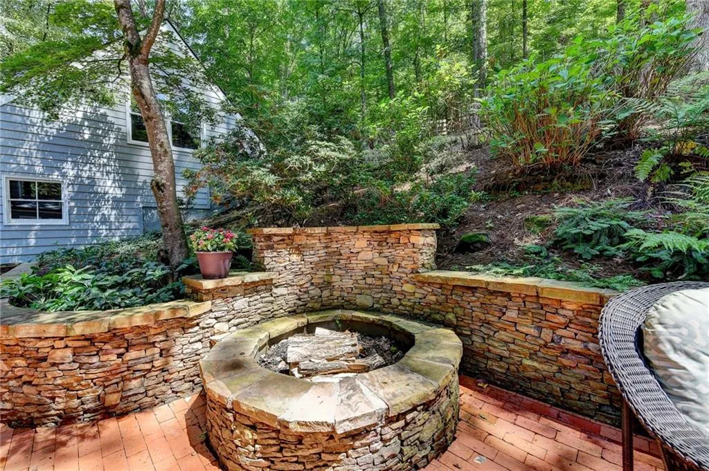 135 River Landing Ne, Atlanta, Georgia 30350, 5 Bedrooms Bedrooms, ,4 BathroomsBathrooms,Residential,For Sale,135 River Landing Ne,7630187