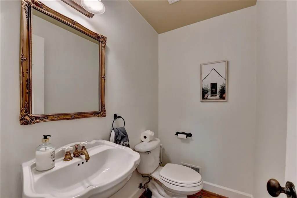 135 River Landing Ne, Atlanta, Georgia 30350, 5 Bedrooms Bedrooms, ,4 BathroomsBathrooms,Residential,For Sale,135 River Landing Ne,7630187