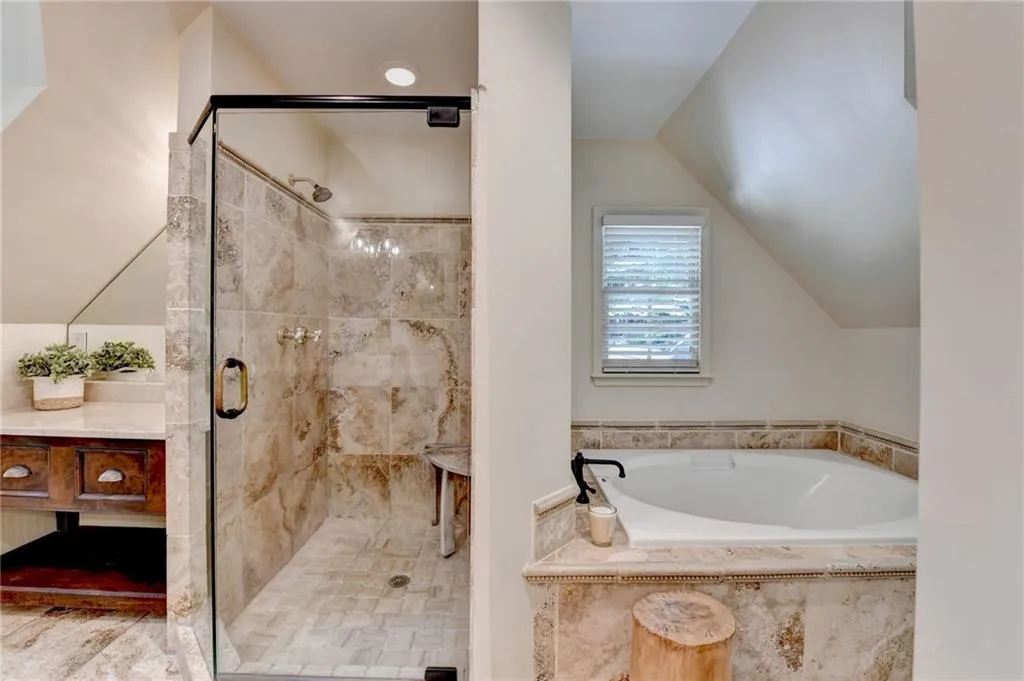 135 River Landing Ne, Atlanta, Georgia 30350, 5 Bedrooms Bedrooms, ,4 BathroomsBathrooms,Residential,For Sale,135 River Landing Ne,7630187