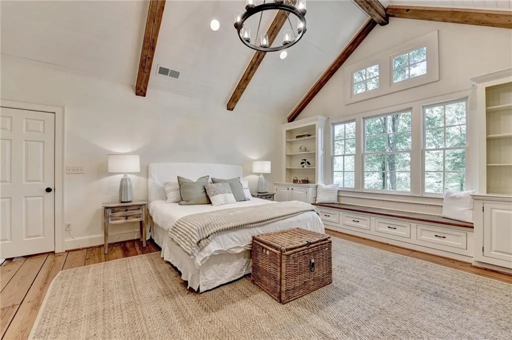 135 River Landing Ne, Sandy Springs, Georgia 30350, 5 Bedrooms Bedrooms, ,4 BathroomsBathrooms,Residential,For Sale,135 River Landing Ne,7630187