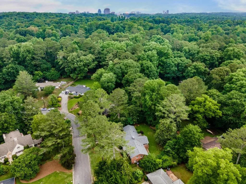 4825 Kendall Court, Atlanta, Georgia 30342, 3 Bedrooms Bedrooms, ,2 BathroomsBathrooms,Residential,Sold,4825 Kendall Court,7065140