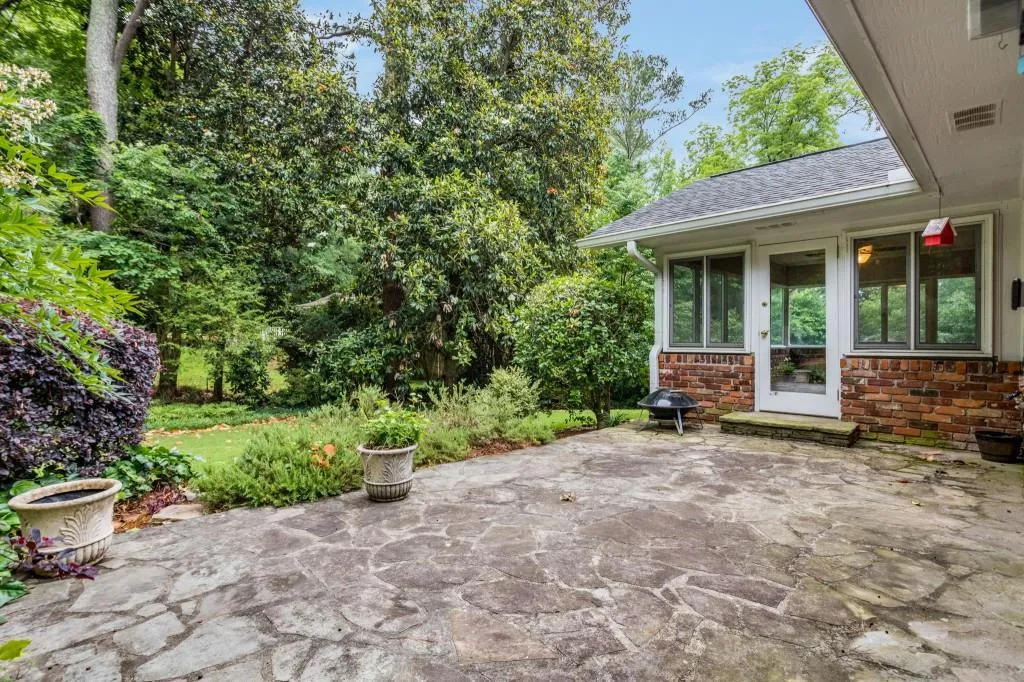 4825 Kendall Court, Atlanta, Georgia 30342, 3 Bedrooms Bedrooms, ,2 BathroomsBathrooms,Residential,Sold,4825 Kendall Court,7065140