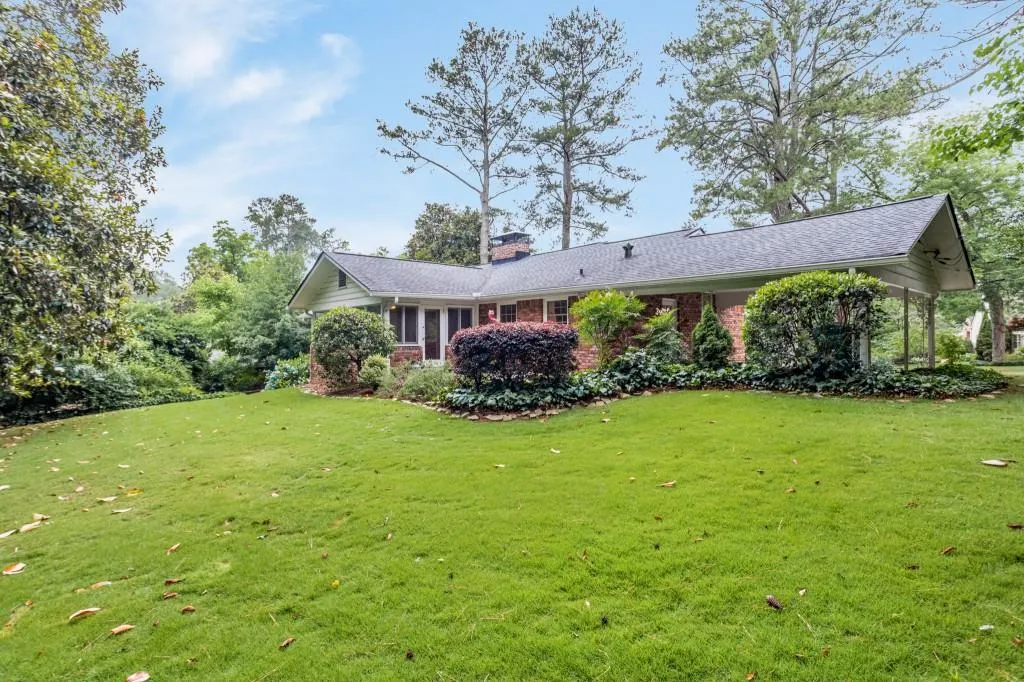 4825 Kendall Court, Atlanta, Georgia 30342, 3 Bedrooms Bedrooms, ,2 BathroomsBathrooms,Residential,Sold,4825 Kendall Court,7065140