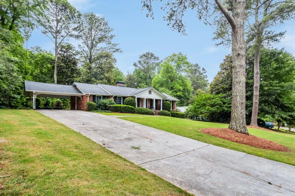 4825 Kendall Court, Atlanta, Georgia 30342, 3 Bedrooms Bedrooms, ,2 BathroomsBathrooms,Residential,Sold,4825 Kendall Court,7065140
