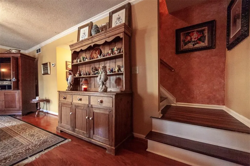 6900 Roswell Road Unit G1, Atlanta, Georgia 30328, 3 Bedrooms Bedrooms, ,2 BathroomsBathrooms,Residential,Sold,6900 Roswell Road Unit G1,6129565