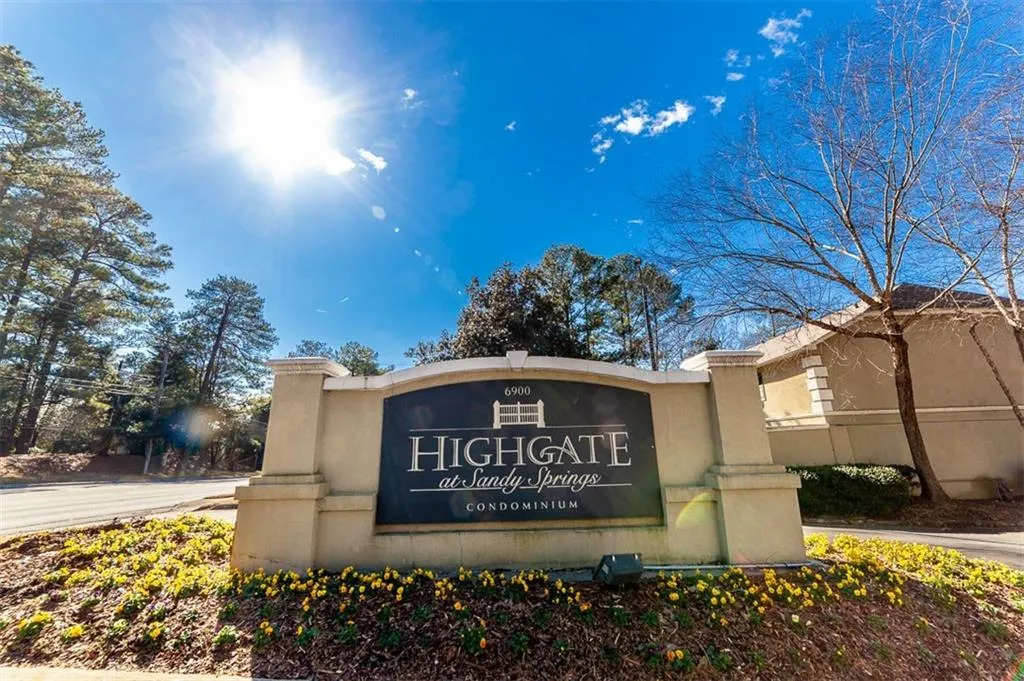 6900 Roswell Road Unit G1, Atlanta, Georgia 30328, 3 Bedrooms Bedrooms, ,2 BathroomsBathrooms,Residential,Sold,6900 Roswell Road Unit G1,6129565