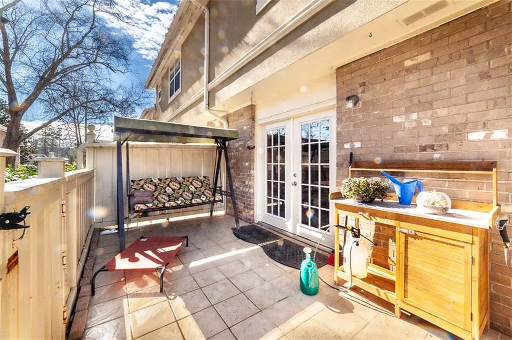 6900 Roswell Road Unit G1, Atlanta, Georgia 30328, 3 Bedrooms Bedrooms, ,2 BathroomsBathrooms,Residential,Sold,6900 Roswell Road Unit G1,6129565