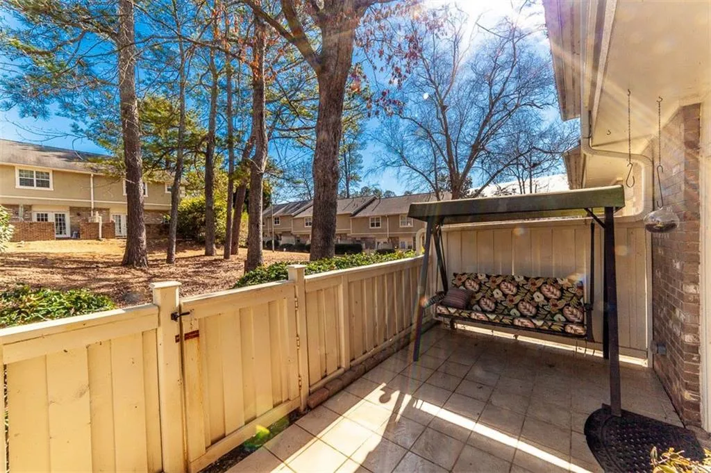 6900 Roswell Road Unit G1, Atlanta, Georgia 30328, 3 Bedrooms Bedrooms, ,2 BathroomsBathrooms,Residential,Sold,6900 Roswell Road Unit G1,6129565