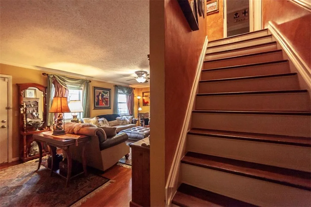 6900 Roswell Road Unit G1, Atlanta, Georgia 30328, 3 Bedrooms Bedrooms, ,2 BathroomsBathrooms,Residential,Sold,6900 Roswell Road Unit G1,6129565