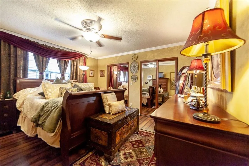 6900 Roswell Road Unit G1, Atlanta, Georgia 30328, 3 Bedrooms Bedrooms, ,2 BathroomsBathrooms,Residential,Sold,6900 Roswell Road Unit G1,6129565