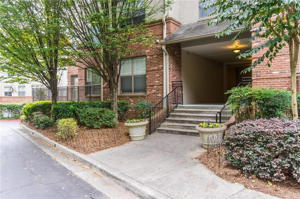 5559 Glenridge Drive Unit 1305, Atlanta, Georgia 30342, 1 Bedroom Bedrooms, ,1 BathroomBathrooms,Residential,Sold,5559 Glenridge Drive Unit 1305,6968909