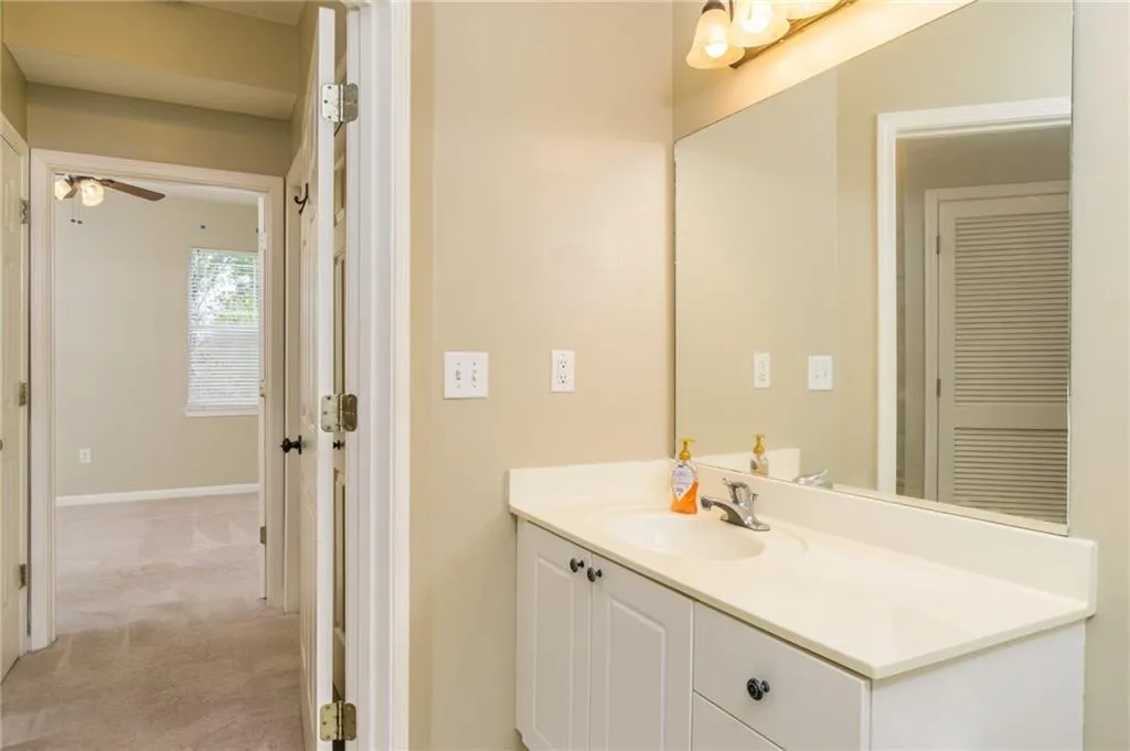 5559 Glenridge Drive Unit 1305, Atlanta, Georgia 30342, 1 Bedroom Bedrooms, ,1 BathroomBathrooms,Residential,Sold,5559 Glenridge Drive Unit 1305,6968909