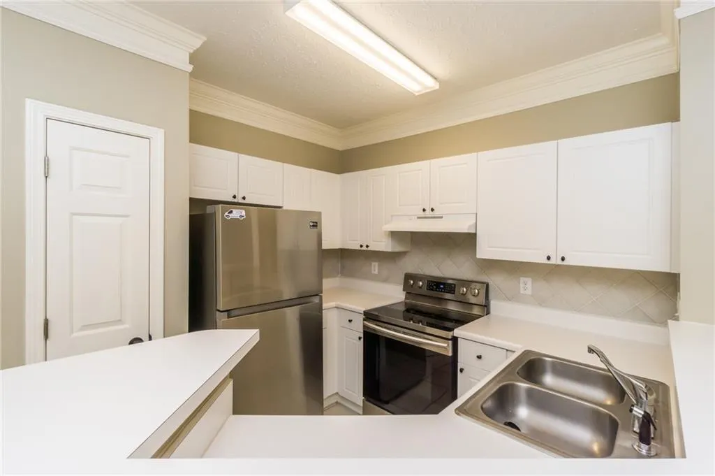 5559 Glenridge Drive Unit 1305, Atlanta, Georgia 30342, 1 Bedroom Bedrooms, ,1 BathroomBathrooms,Residential,Sold,5559 Glenridge Drive Unit 1305,6968909