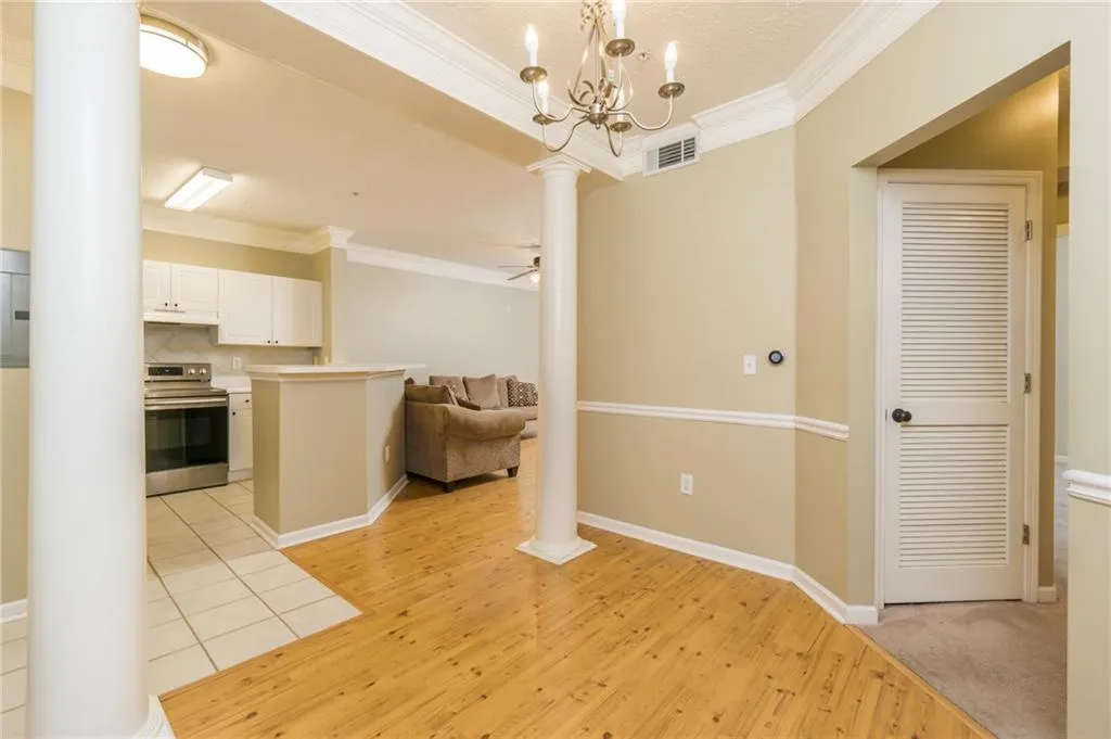 5559 Glenridge Drive Unit 1305, Atlanta, Georgia 30342, 1 Bedroom Bedrooms, ,1 BathroomBathrooms,Residential,Sold,5559 Glenridge Drive Unit 1305,6968909