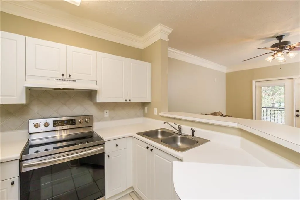 5559 Glenridge Drive Unit 1305, Atlanta, Georgia 30342, 1 Bedroom Bedrooms, ,1 BathroomBathrooms,Residential,Sold,5559 Glenridge Drive Unit 1305,6968909