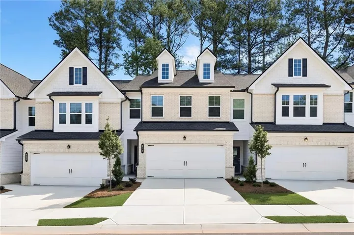 2046 Presley Point, Lawrenceville, Georgia 30044