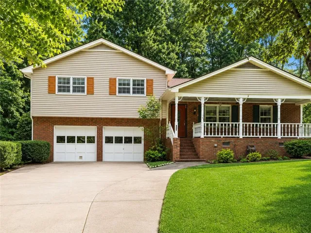 677 Bankshire Drive, Suwanee, Georgia 30024
