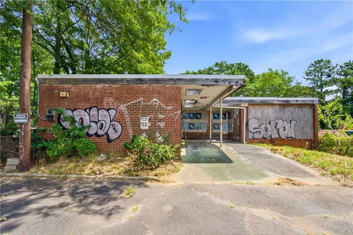 319 West Lake Avenue, Atlanta, Georgia 30318