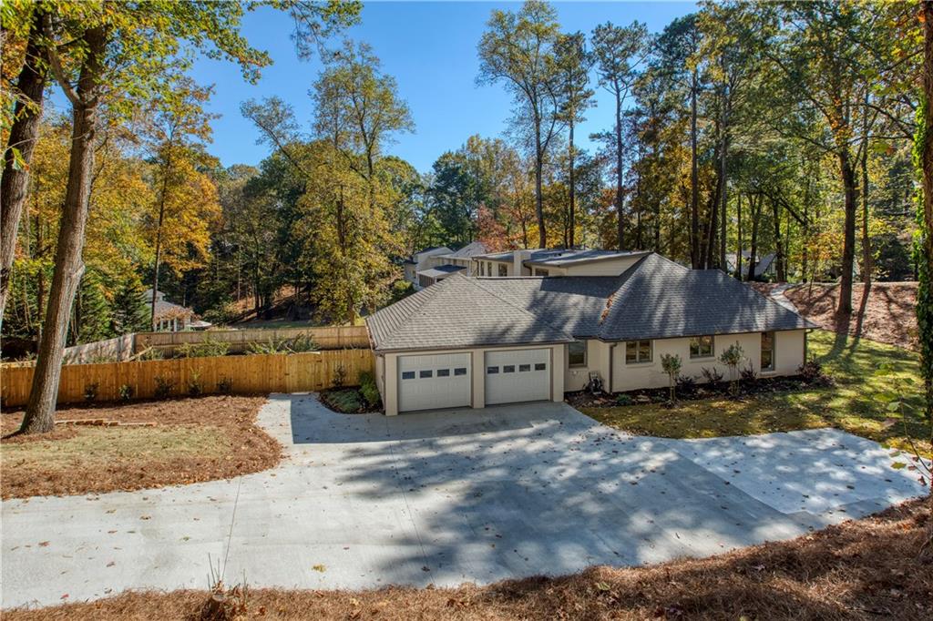 1000 Ridge Tarn, Sandy Springs, Georgia 30350, 5 Bedrooms Bedrooms, ,5 BathroomsBathrooms,Residential,Sold,1000 Ridge Tarn,7296775