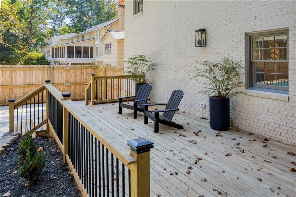 1000 Ridge Tarn, Sandy Springs, Georgia 30350, 5 Bedrooms Bedrooms, ,5 BathroomsBathrooms,Residential,Sold,1000 Ridge Tarn,7296775