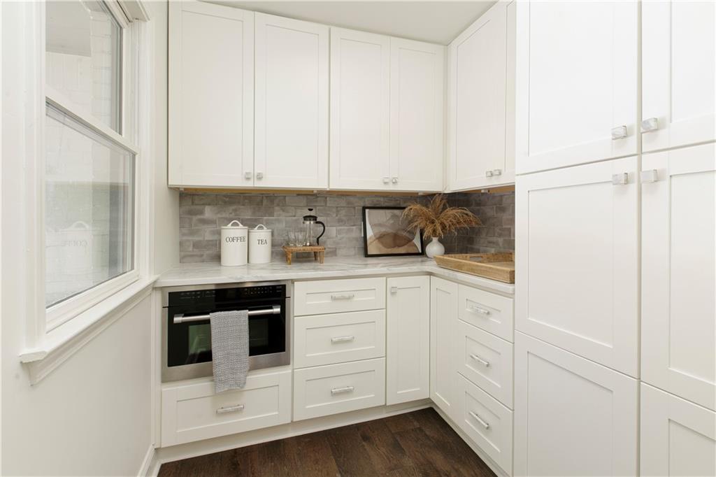 1000 Ridge Tarn, Sandy Springs, Georgia 30350, 5 Bedrooms Bedrooms, ,5 BathroomsBathrooms,Residential,Sold,1000 Ridge Tarn,7296775