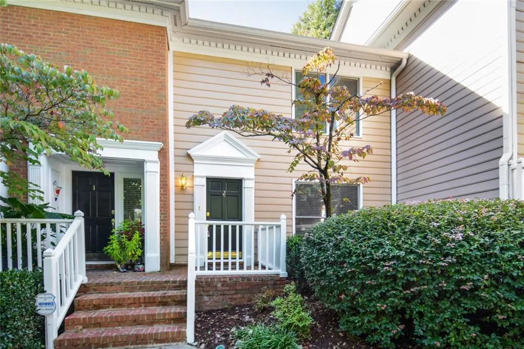 7500 Roswell Road Unit 2, Sandy Springs, Georgia 30350, 2 Bedrooms Bedrooms, ,2 BathroomsBathrooms,Residential,Sold,7500 Roswell Road Unit 2,6786701