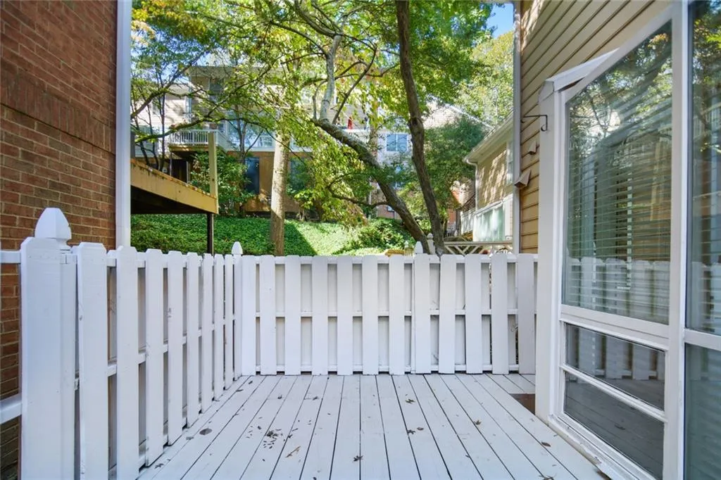 7500 Roswell Road Unit 2, Sandy Springs, Georgia 30350, 2 Bedrooms Bedrooms, ,2 BathroomsBathrooms,Residential,Sold,7500 Roswell Road Unit 2,6786701
