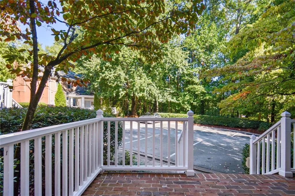 7500 Roswell Road Unit 2, Sandy Springs, Georgia 30350, 2 Bedrooms Bedrooms, ,2 BathroomsBathrooms,Residential,Sold,7500 Roswell Road Unit 2,6786701