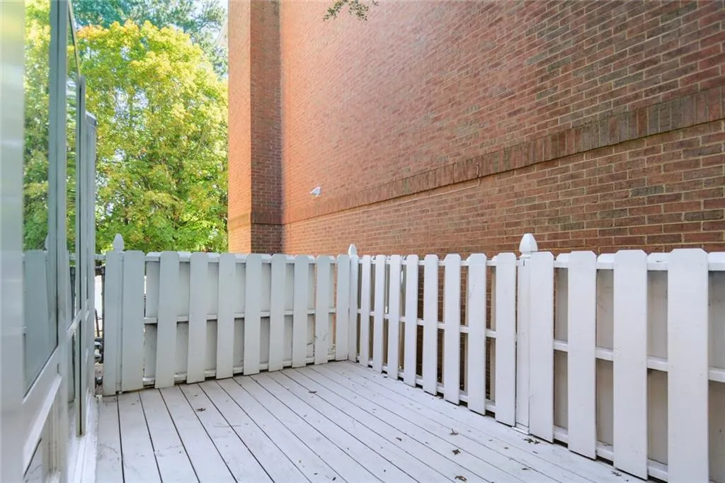 7500 Roswell Road Unit 2, Sandy Springs, Georgia 30350, 2 Bedrooms Bedrooms, ,2 BathroomsBathrooms,Residential,Sold,7500 Roswell Road Unit 2,6786701