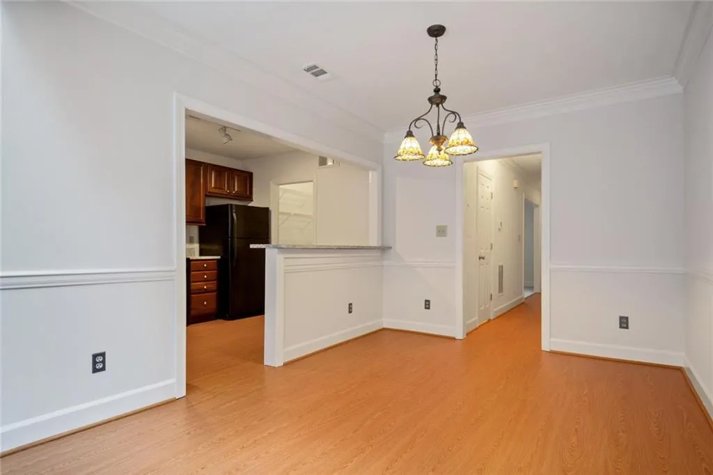 7500 Roswell Road Unit 2, Sandy Springs, Georgia 30350, 2 Bedrooms Bedrooms, ,2 BathroomsBathrooms,Residential,Sold,7500 Roswell Road Unit 2,6786701