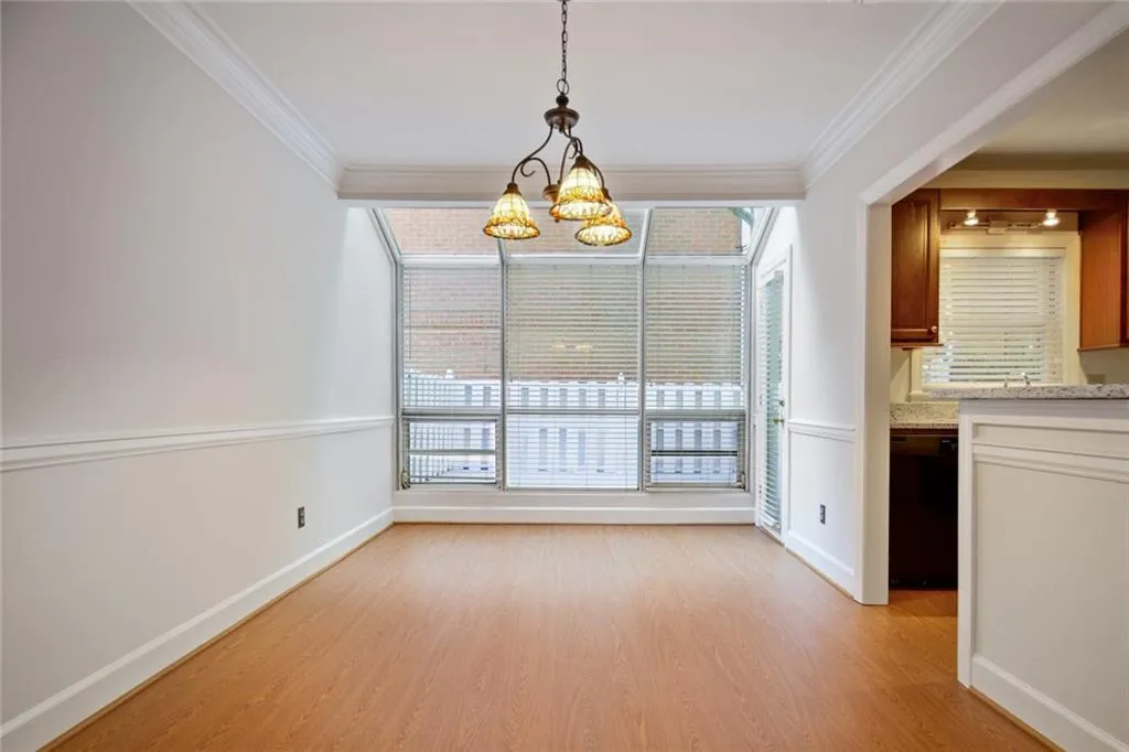 7500 Roswell Road Unit 2, Sandy Springs, Georgia 30350, 2 Bedrooms Bedrooms, ,2 BathroomsBathrooms,Residential,Sold,7500 Roswell Road Unit 2,6786701