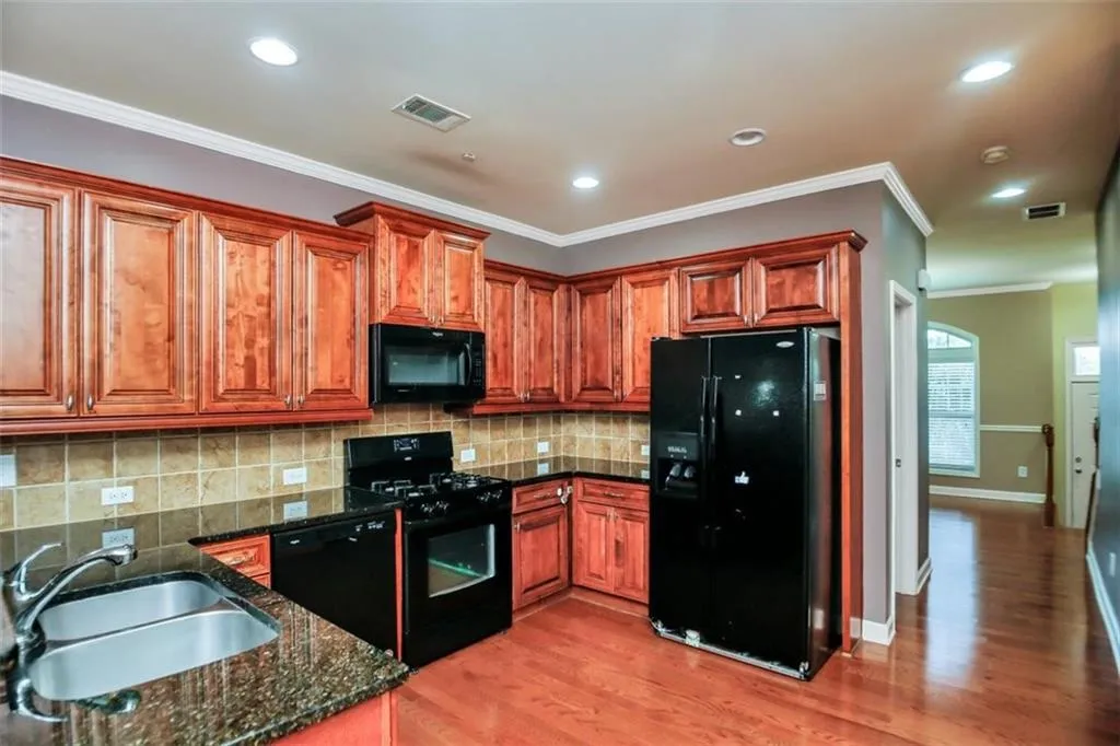 7170 Glisten Avenue, Atlanta, Georgia 30328, 3 Bedrooms Bedrooms, ,3 BathroomsBathrooms,Residential,Sold,7170 Glisten Avenue,6829212